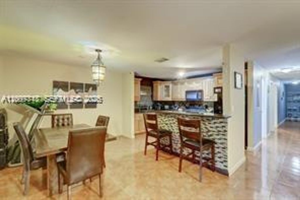 Photo of 621 S 24th Ave, Hollywood, FL 33020 (MLS # A12007718)