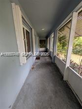 HOLLYWOOD LITTLE RANCHES - Residential