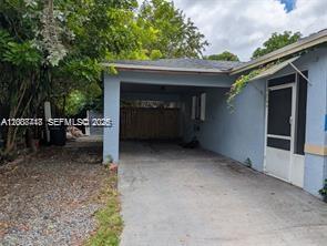 HOLLYWOOD LITTLE RANCHES - Residential