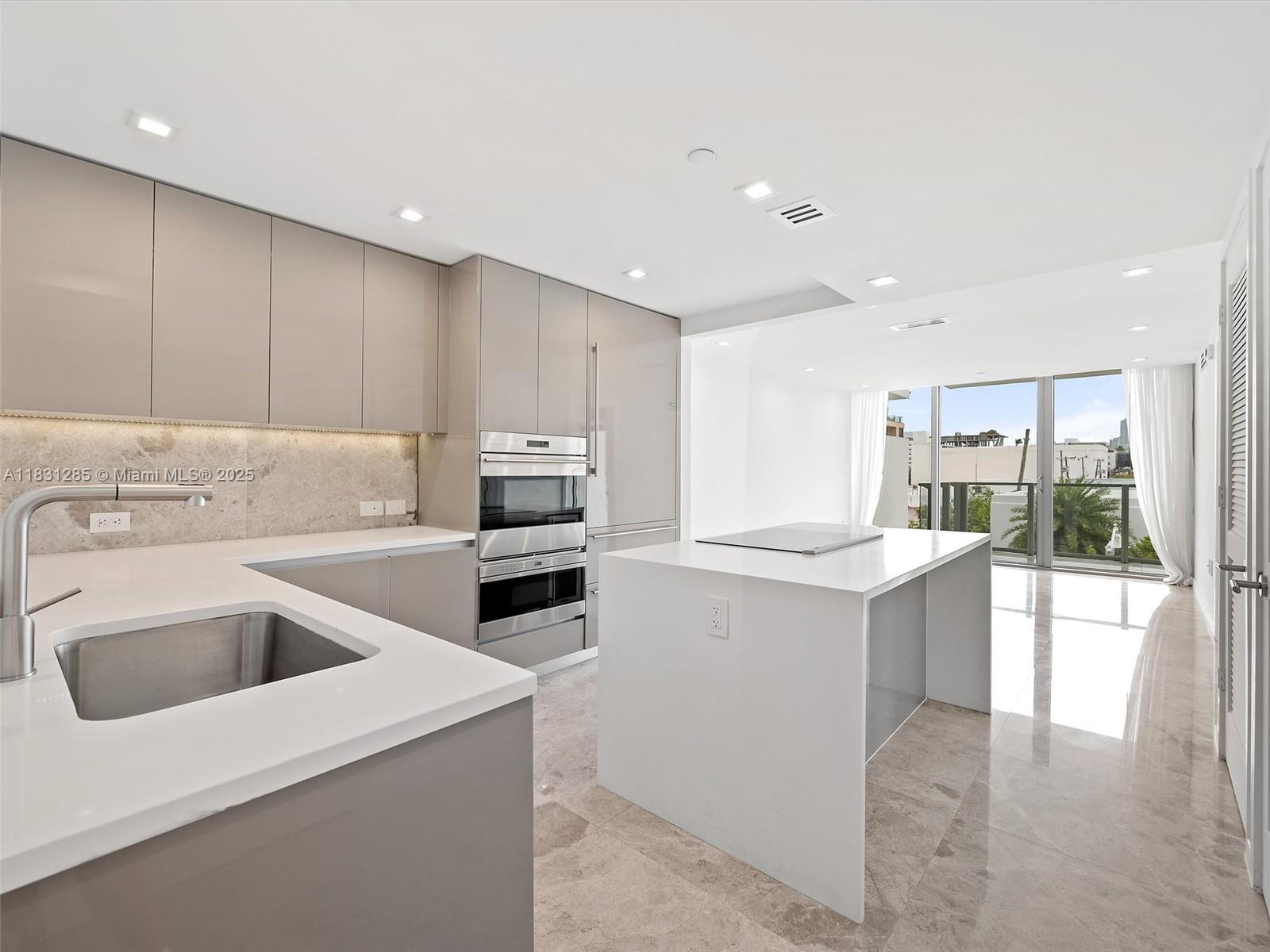PRICED TO SELL! Beautiful 1-bedroom, 1.5 bath unit at Palau Sunset Harbour. Improved developer finishes include marble flooring, mocha glossy cabinetry, Miele/Sub-Zero appliances, smart Lutron light switches, Nest thermostat. Building amenities include sundeck, rooftop pool, fitness center, valet parking, 24/7 security, private access to water canals and more. Just minutes away from Publix, Fresh Market, Lucali, Pub-Belly, Barry's, Gotham Gym, Sunset Padel, Maman, etc. Very easy to show.