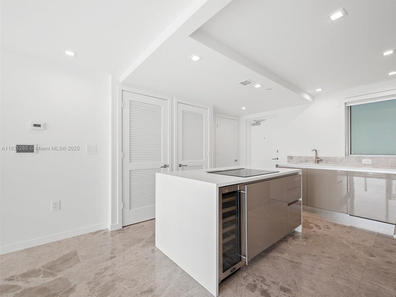 1201 20th St 413