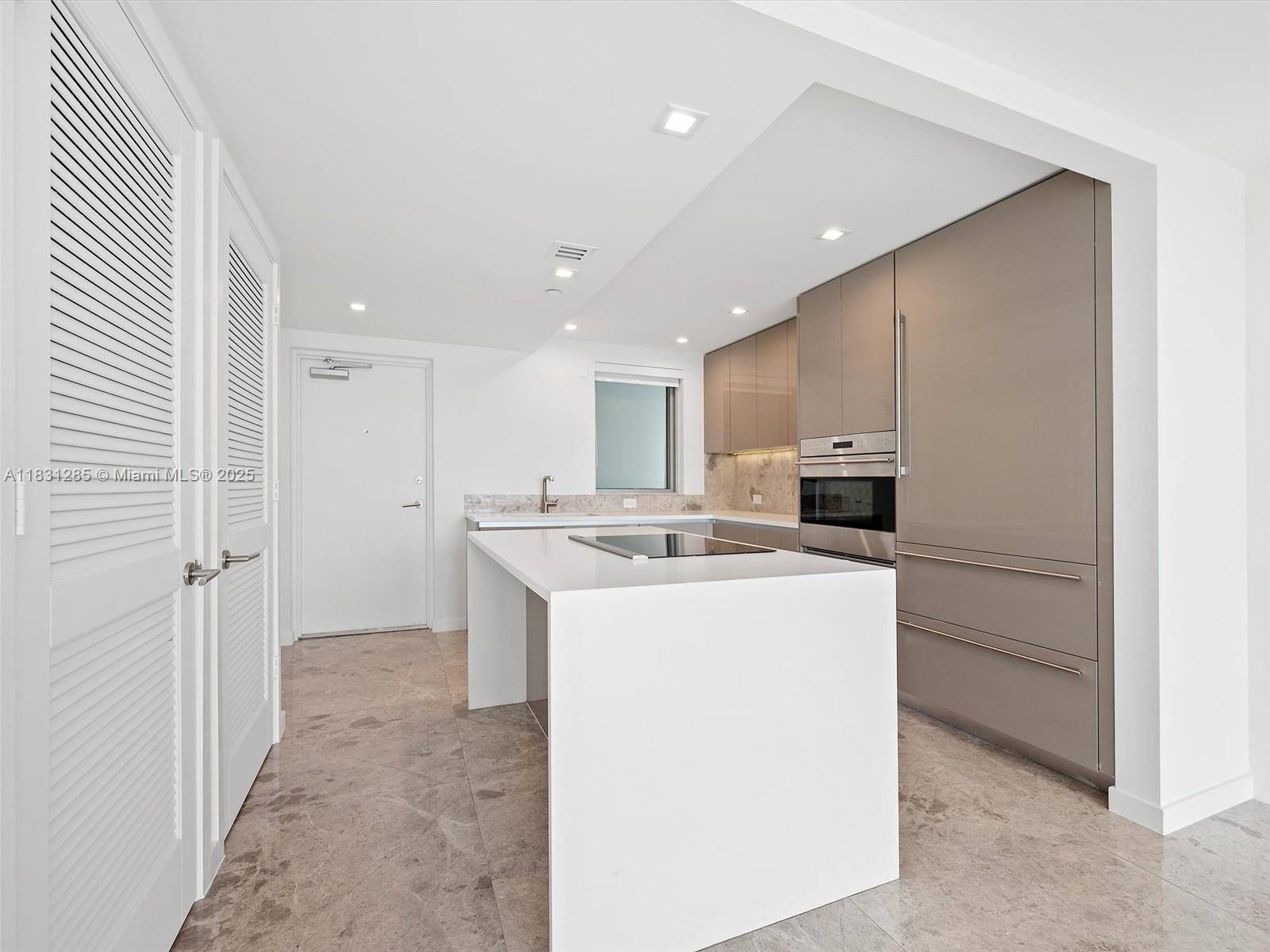1201 20th St 413