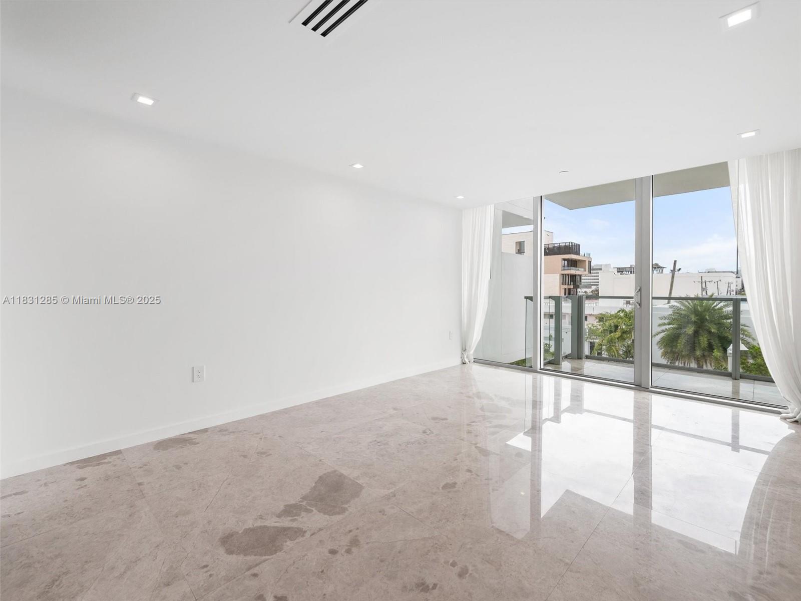 1201 20th St 413