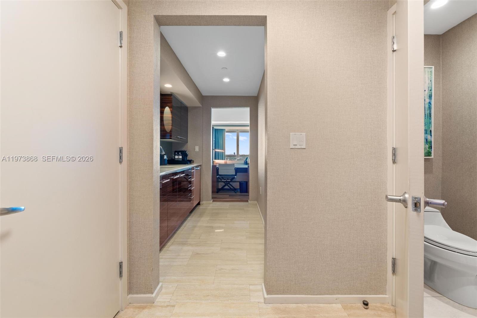 551 FLB CONDOMINIUM RESID - Residential