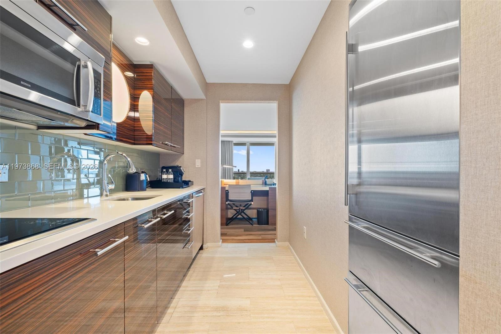 551 FLB CONDOMINIUM RESID - Residential