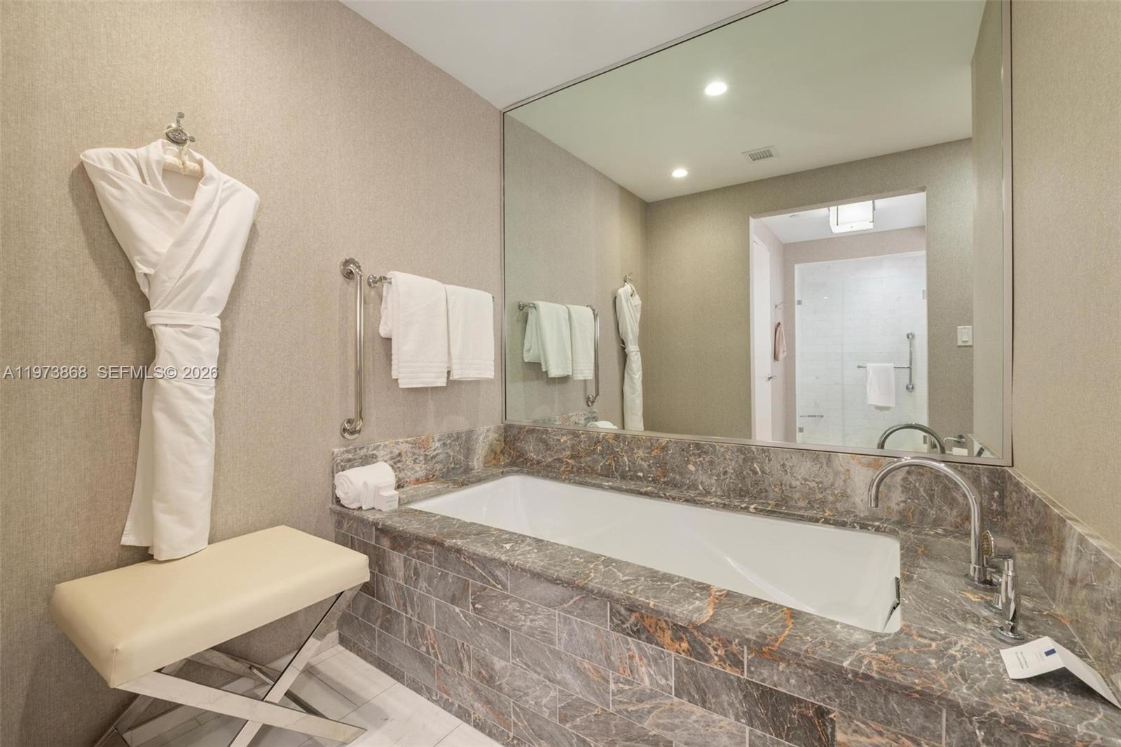 551 FLB CONDOMINIUM RESID - Residential