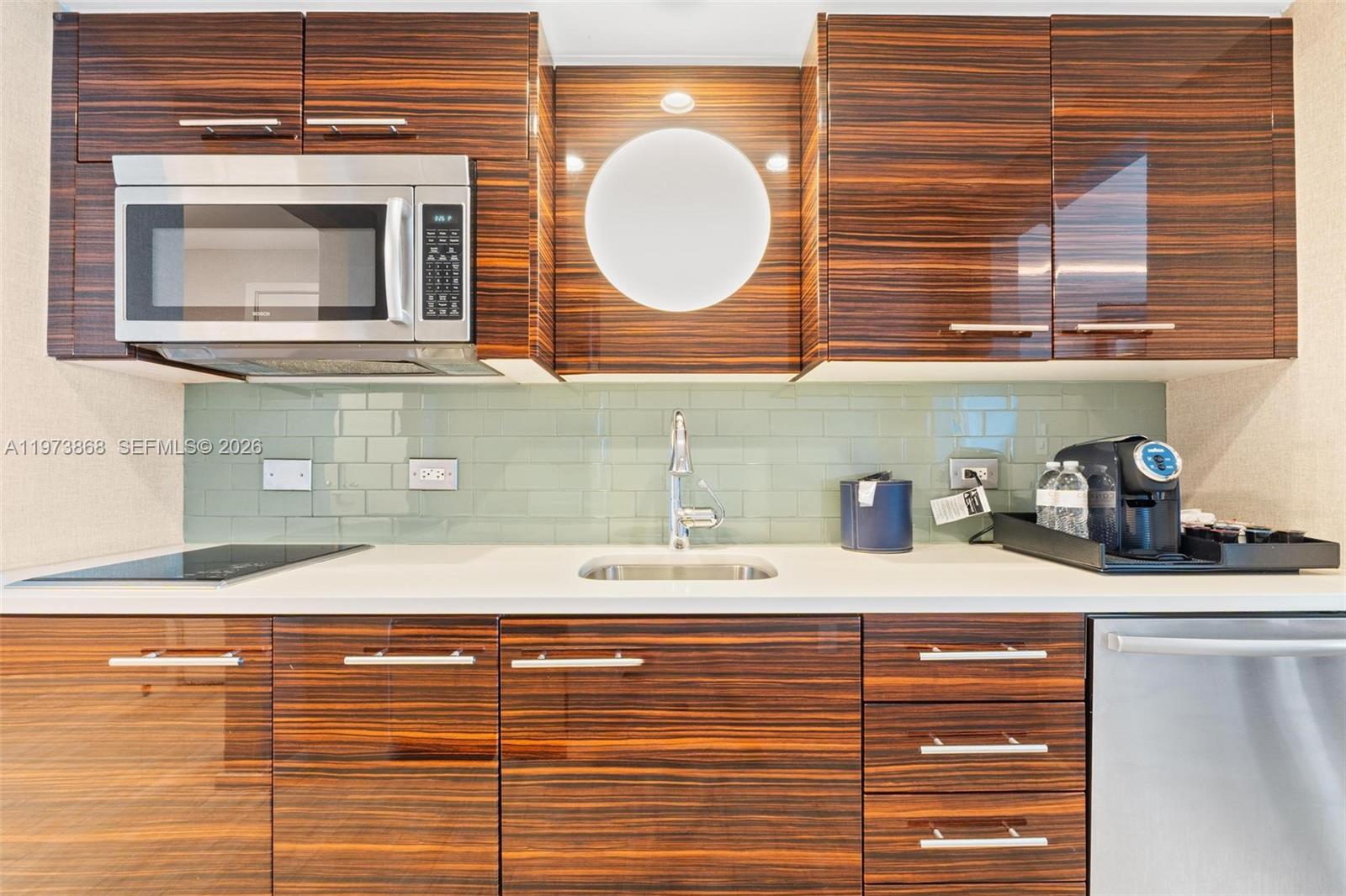 551 FLB CONDOMINIUM RESID - Residential