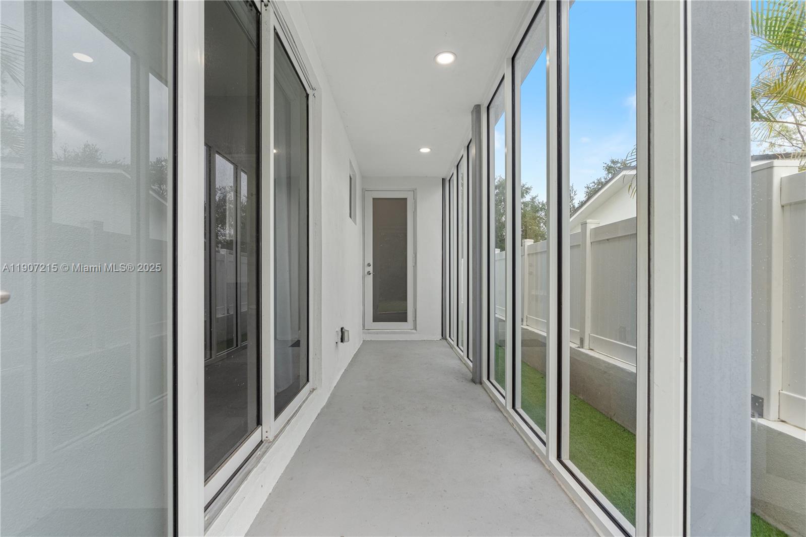 HOLLYWOOD BEACH GARDENS - Residential Lease