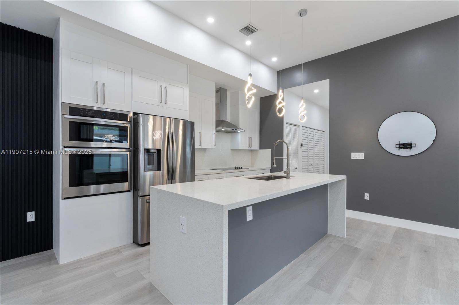 HOLLYWOOD BEACH GARDENS - Residential Lease