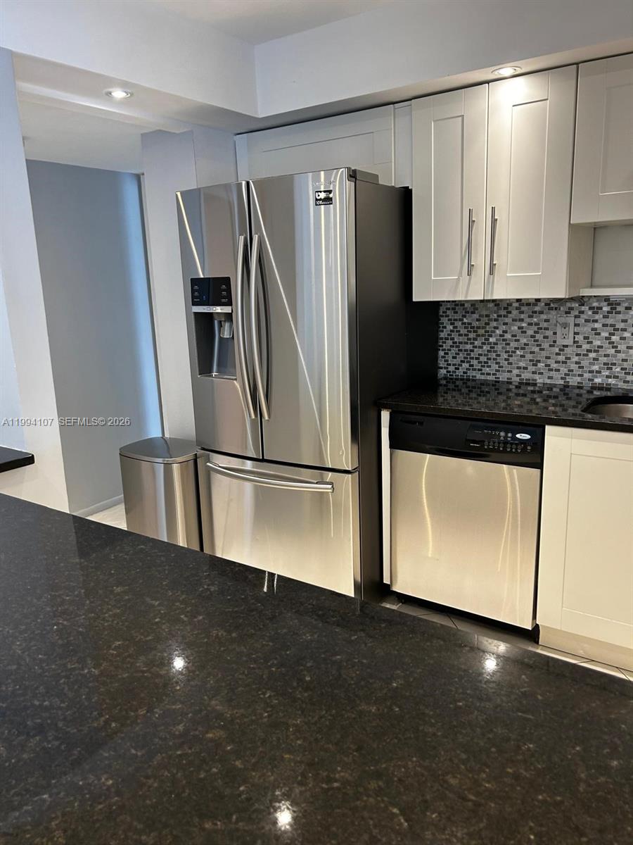 501 Three Islands Blvd 108