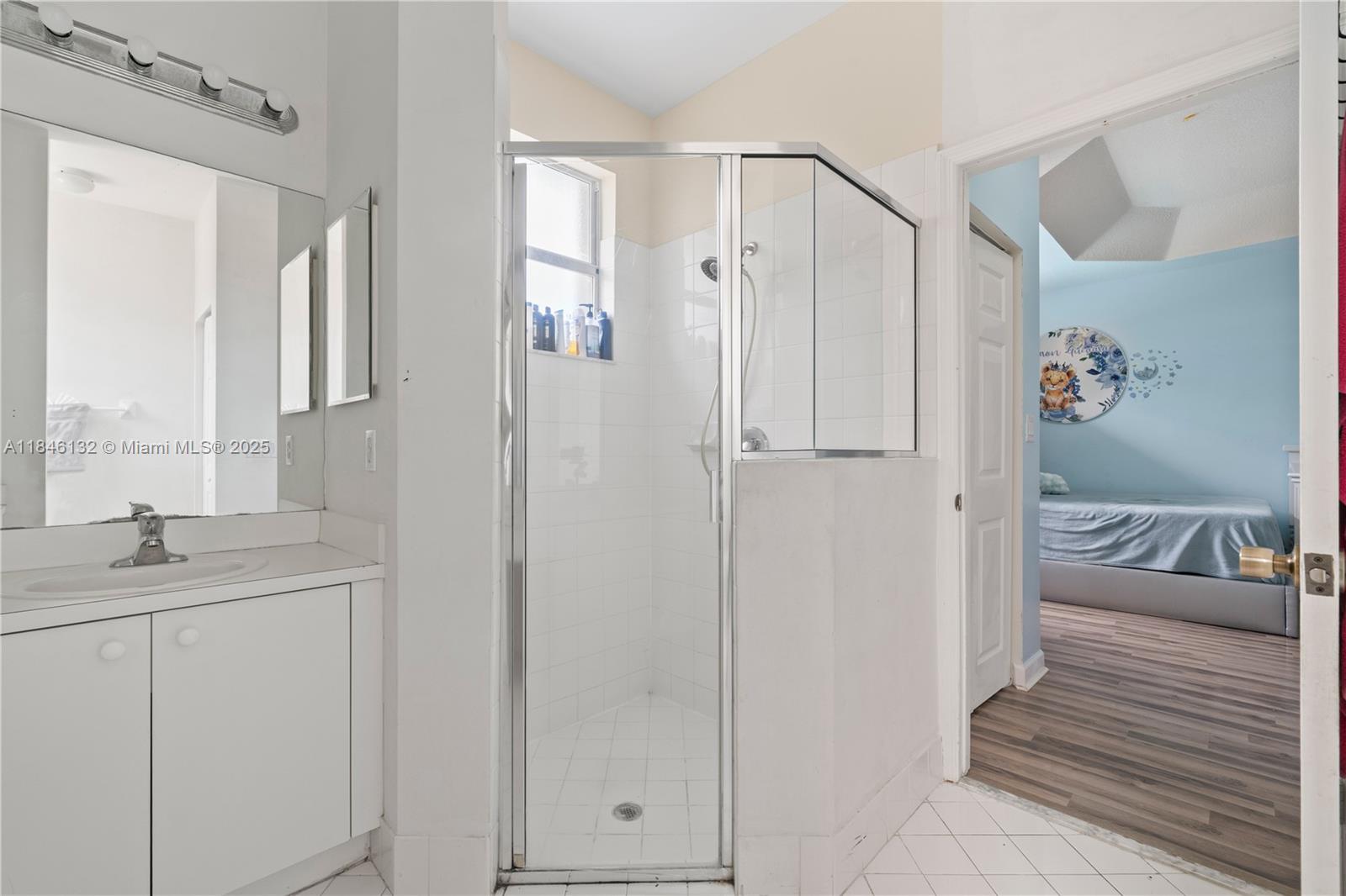 FLORIDIAN BAY ESTATES - Residential