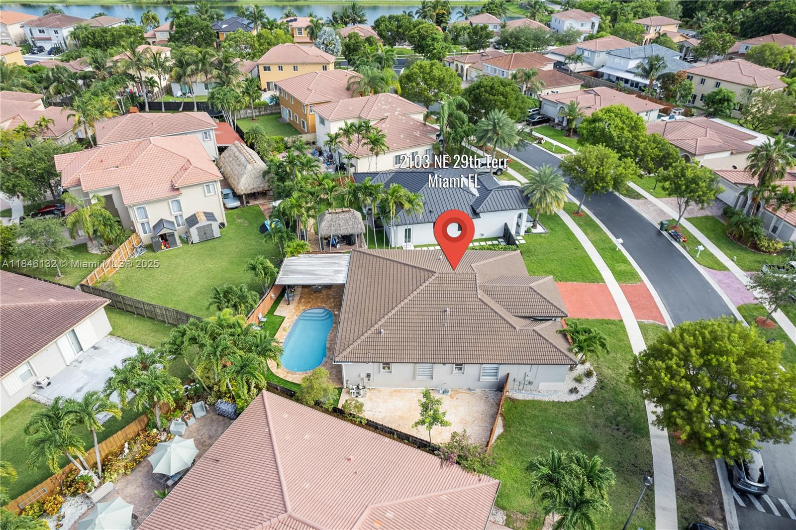 FLORIDIAN BAY ESTATES - Residential