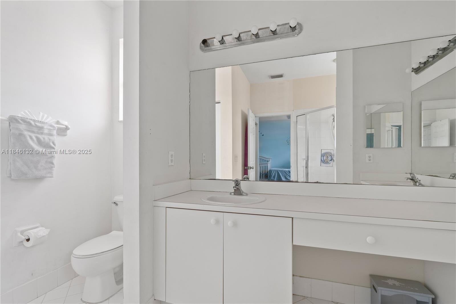 FLORIDIAN BAY ESTATES - Residential