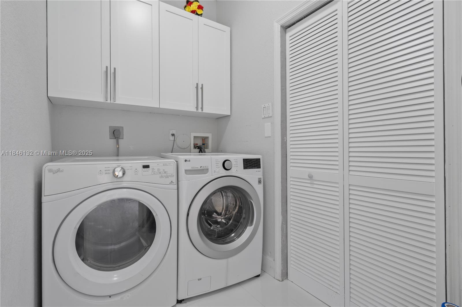 FLORIDIAN BAY ESTATES - Residential