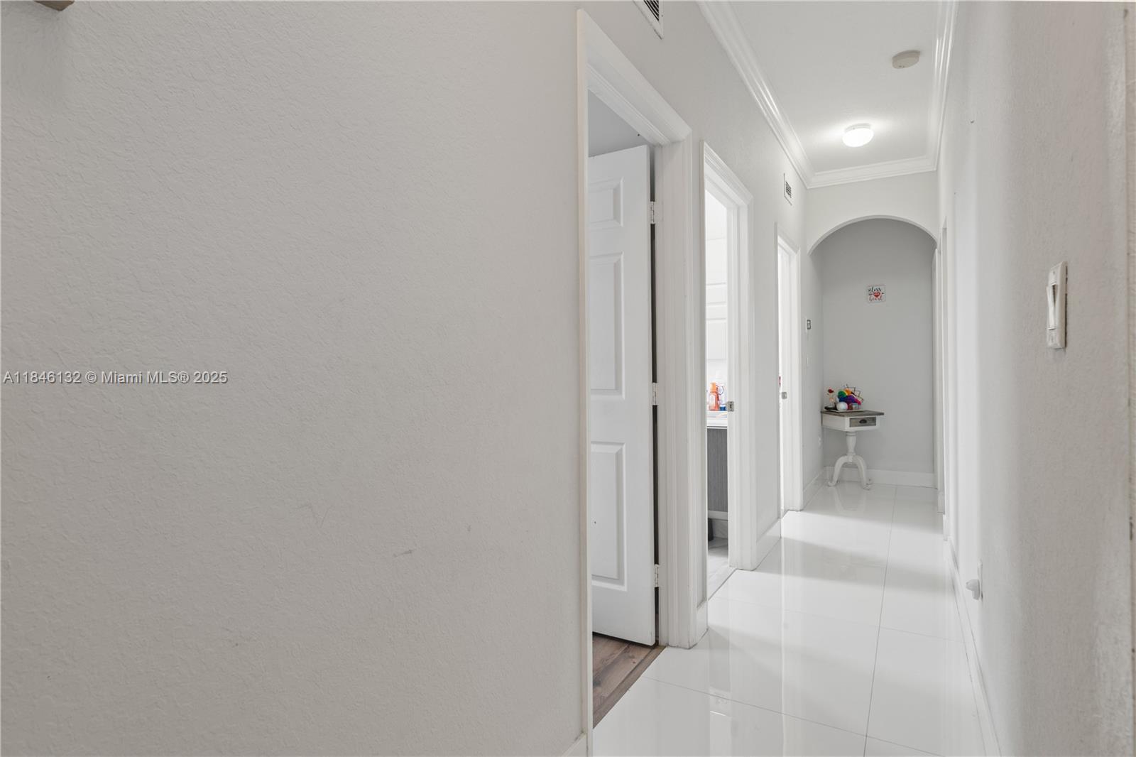 FLORIDIAN BAY ESTATES - Residential