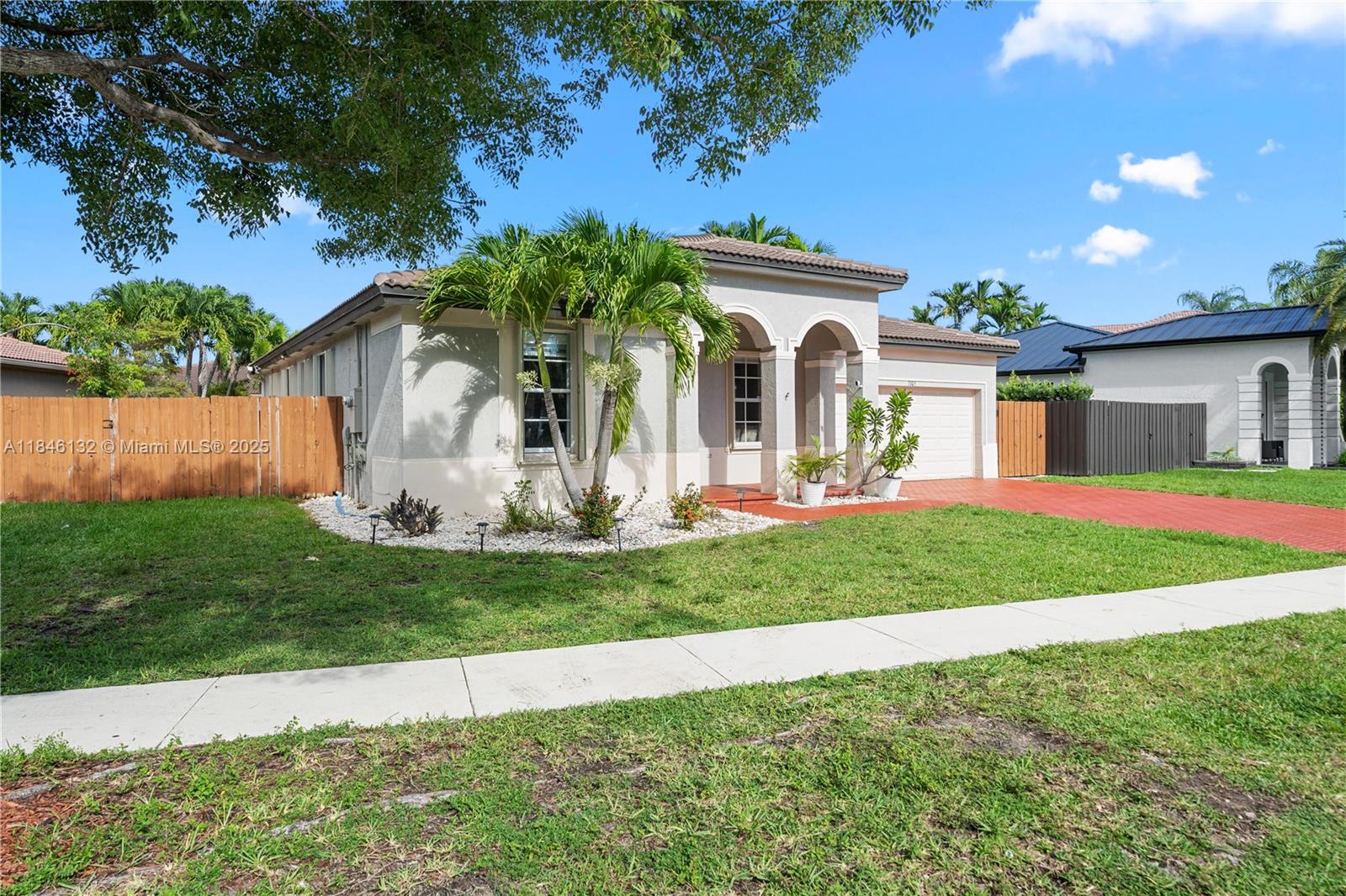 2103 NE 39th Ter