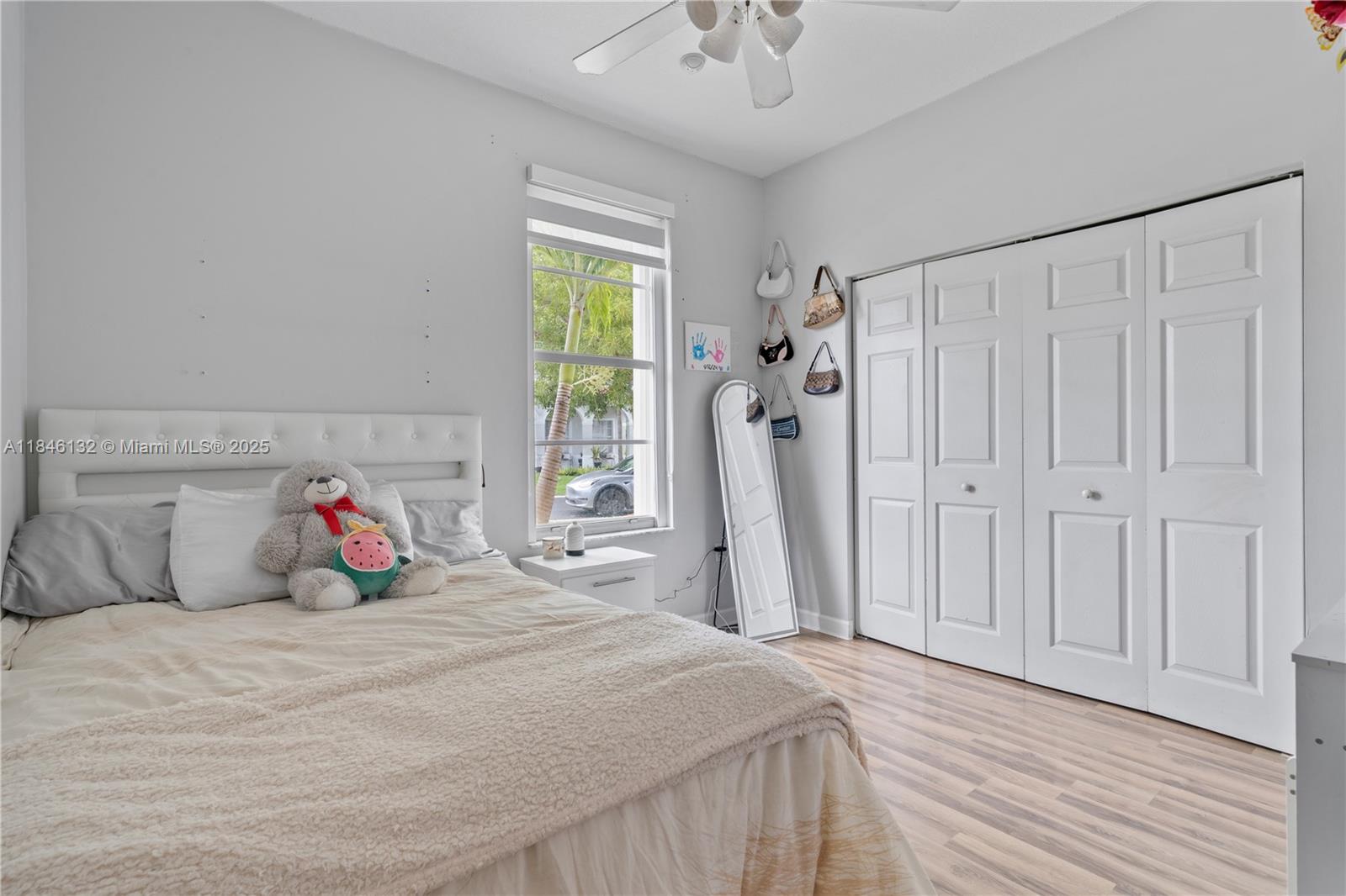 FLORIDIAN BAY ESTATES - Residential