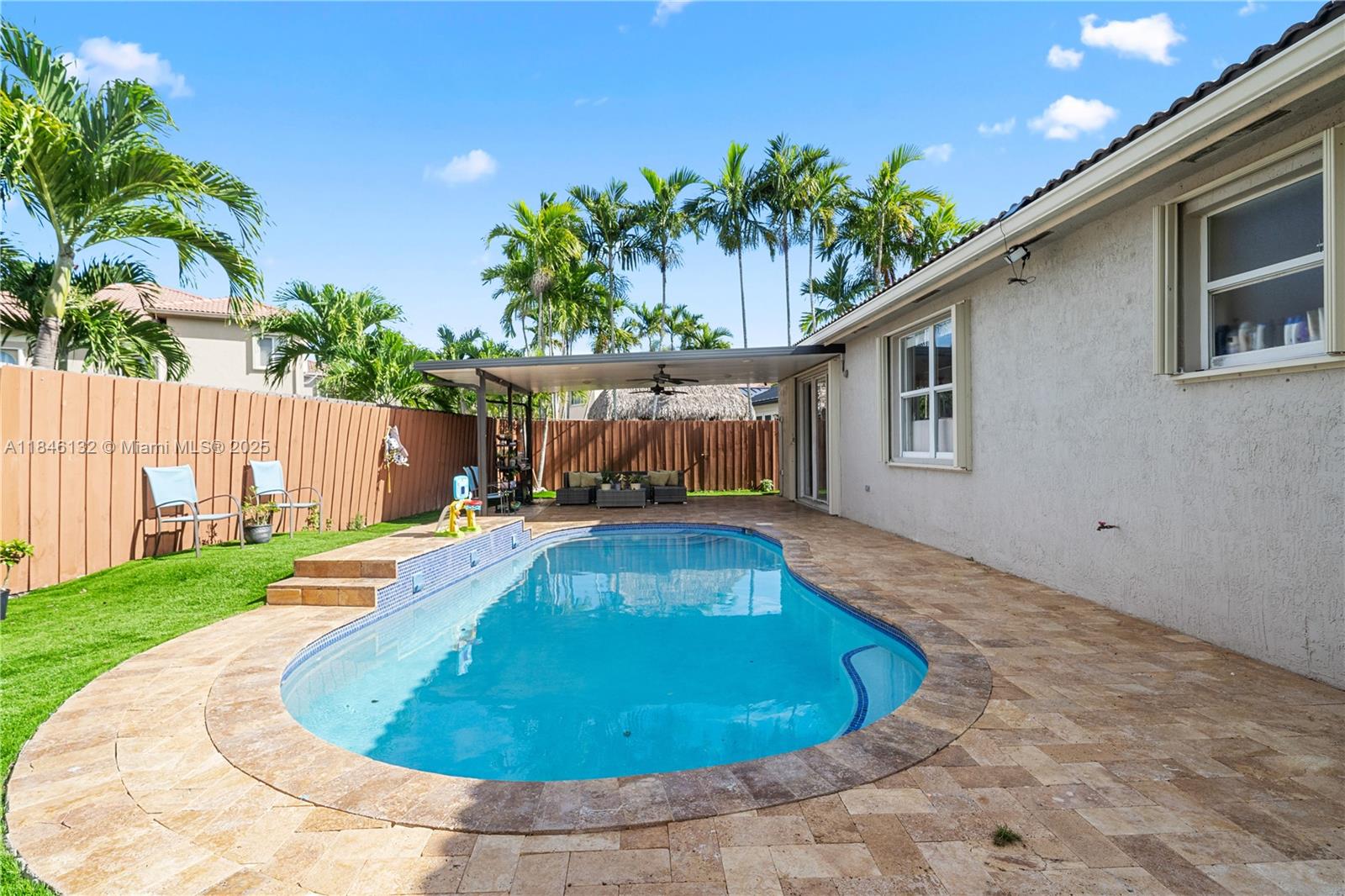 FLORIDIAN BAY ESTATES - Residential