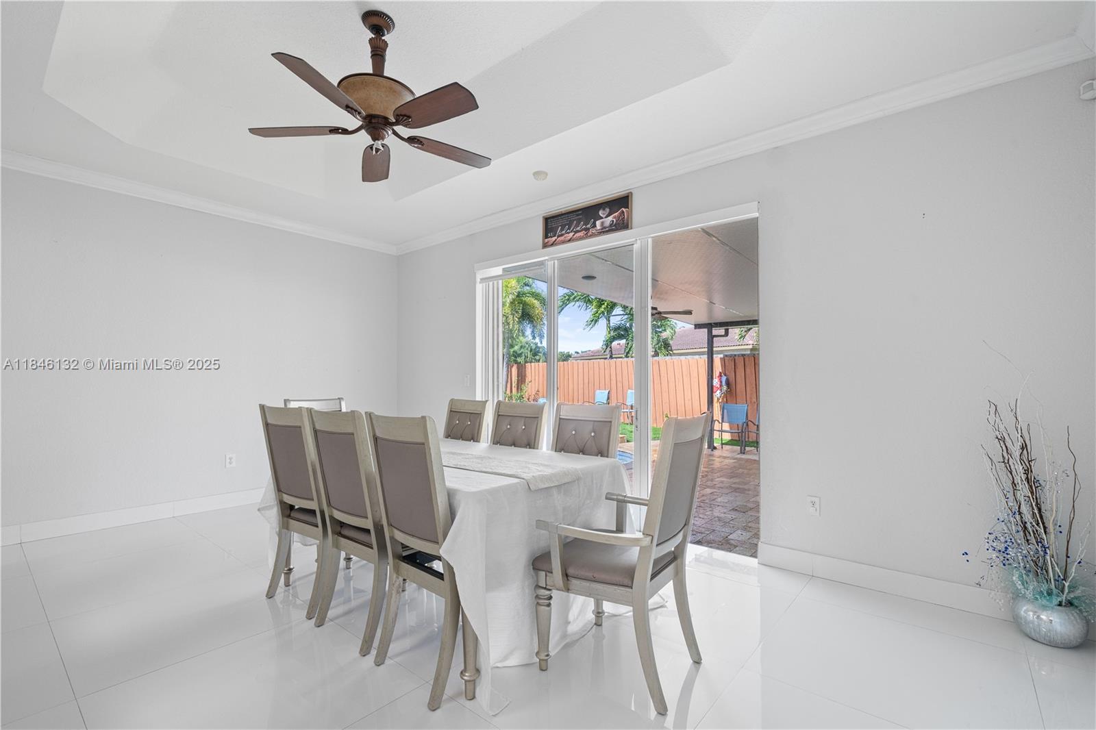 FLORIDIAN BAY ESTATES - Residential