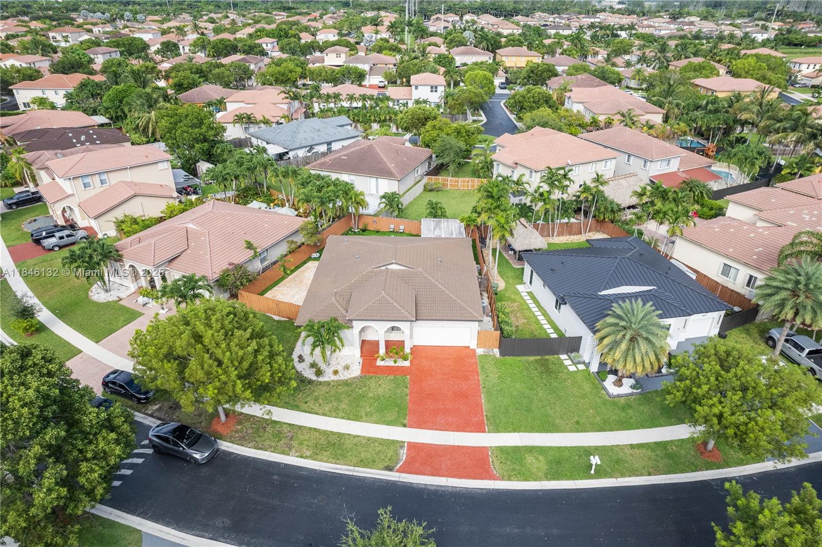 FLORIDIAN BAY ESTATES - Residential