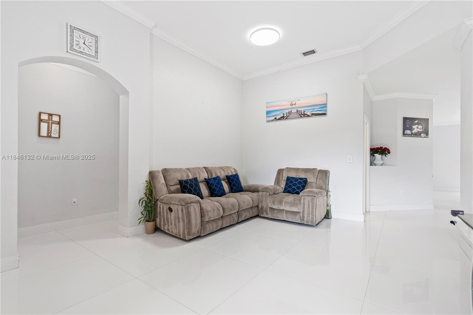 FLORIDIAN BAY ESTATES - Residential