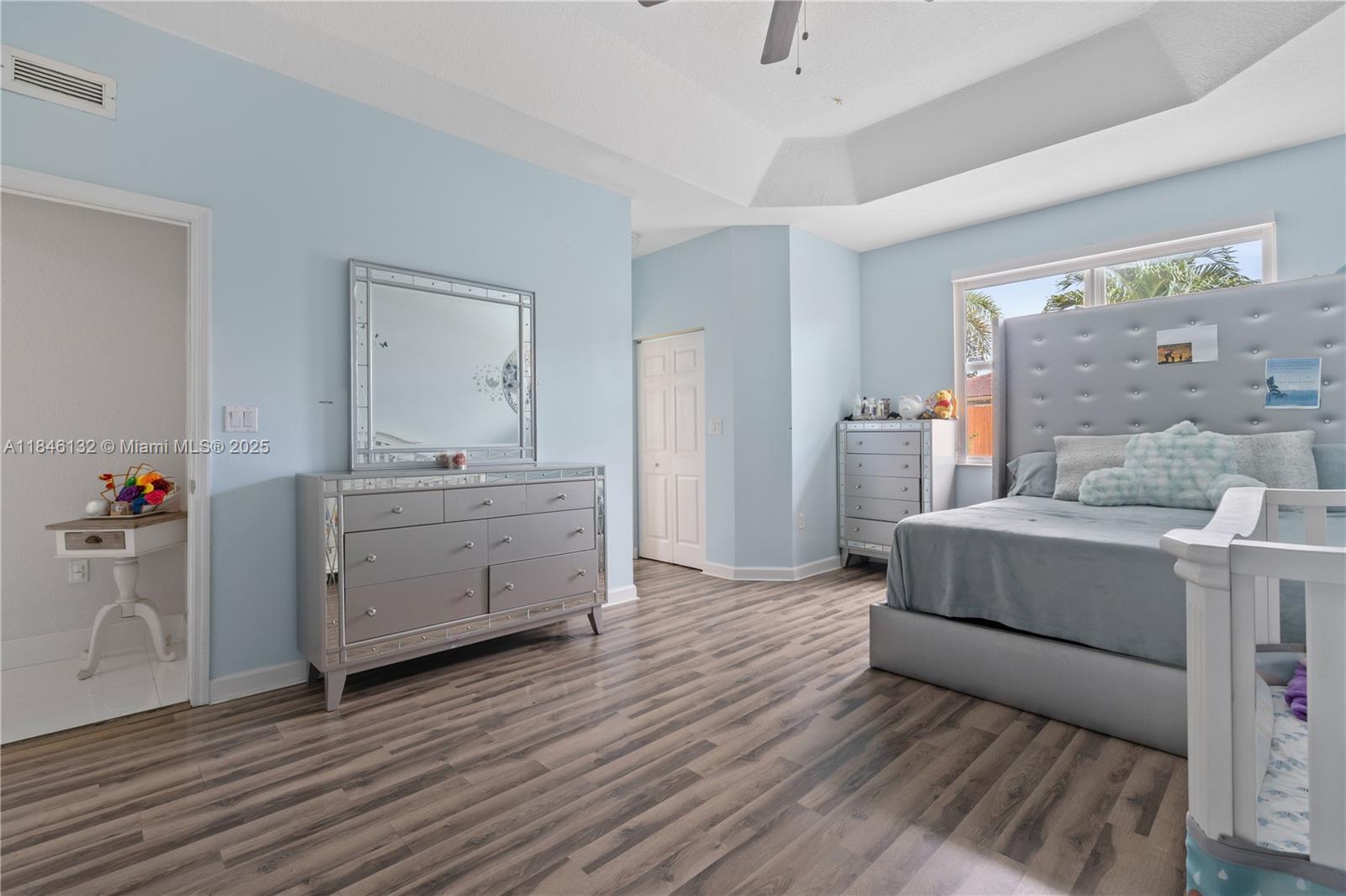 FLORIDIAN BAY ESTATES - Residential