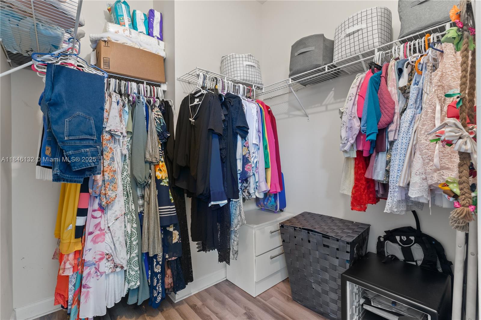 FLORIDIAN BAY ESTATES - Residential