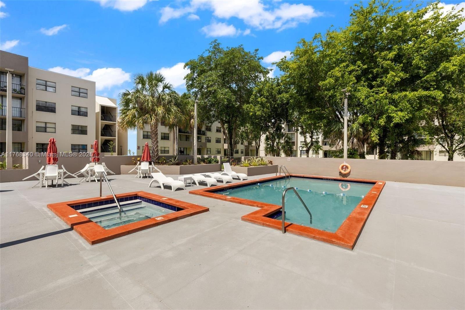 PEPPERMILL KENDALE LKS W - Residential