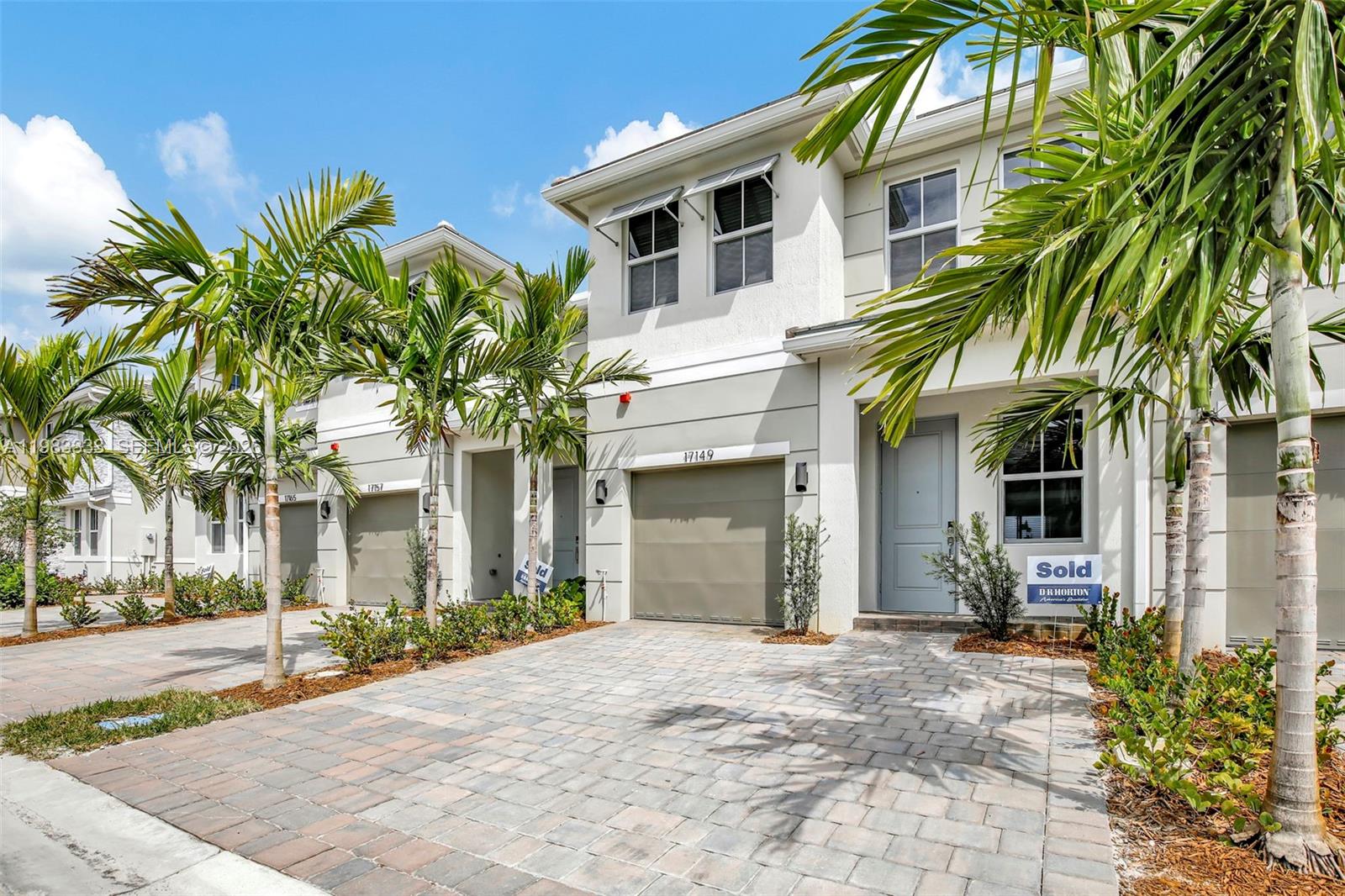 MERRICK SQUARE - Residential Lease