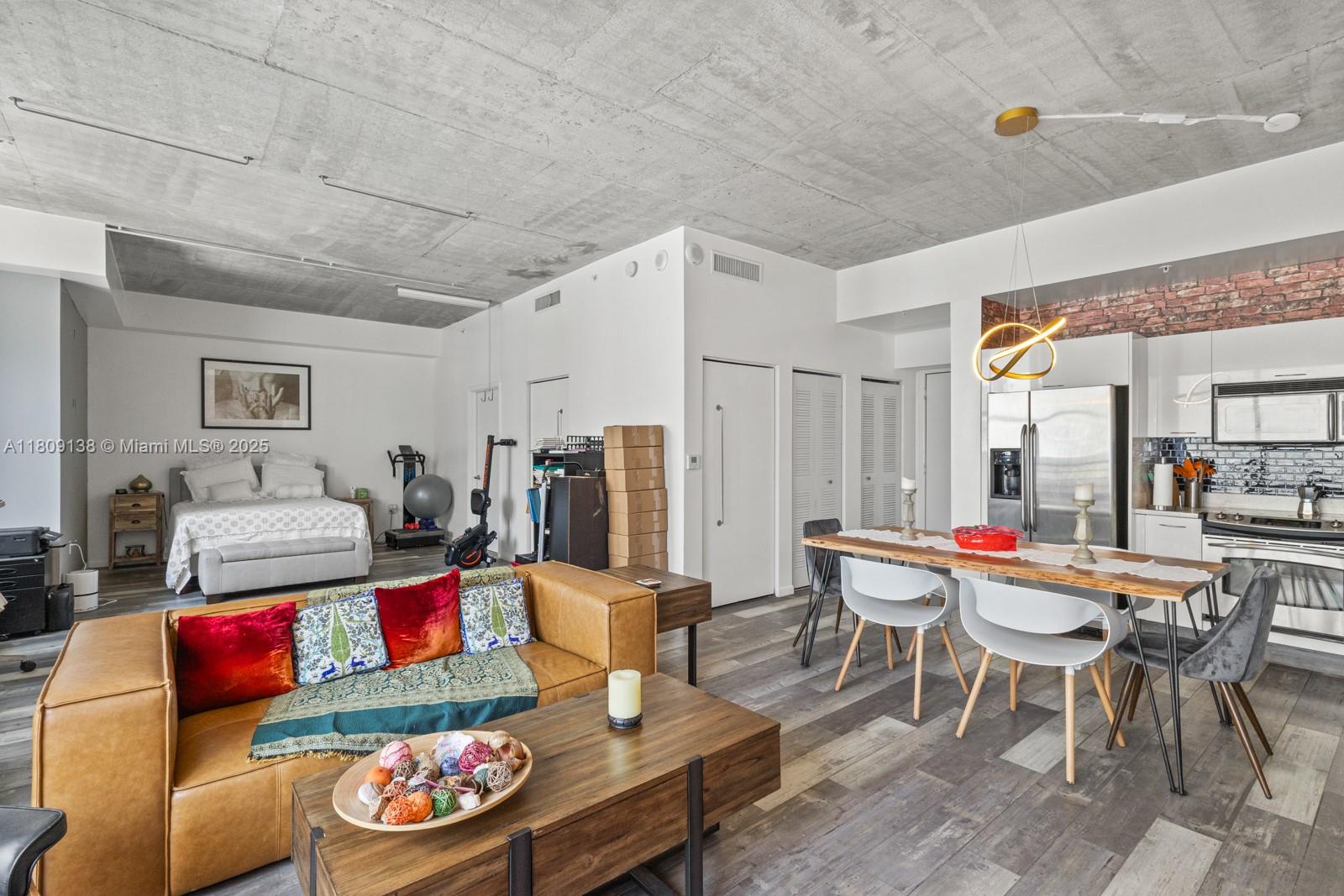 THE LOFT DOWNTOWN II COND - Residential Lease