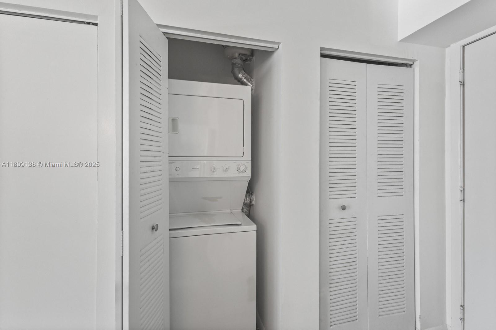 THE LOFT DOWNTOWN II COND - Residential Lease