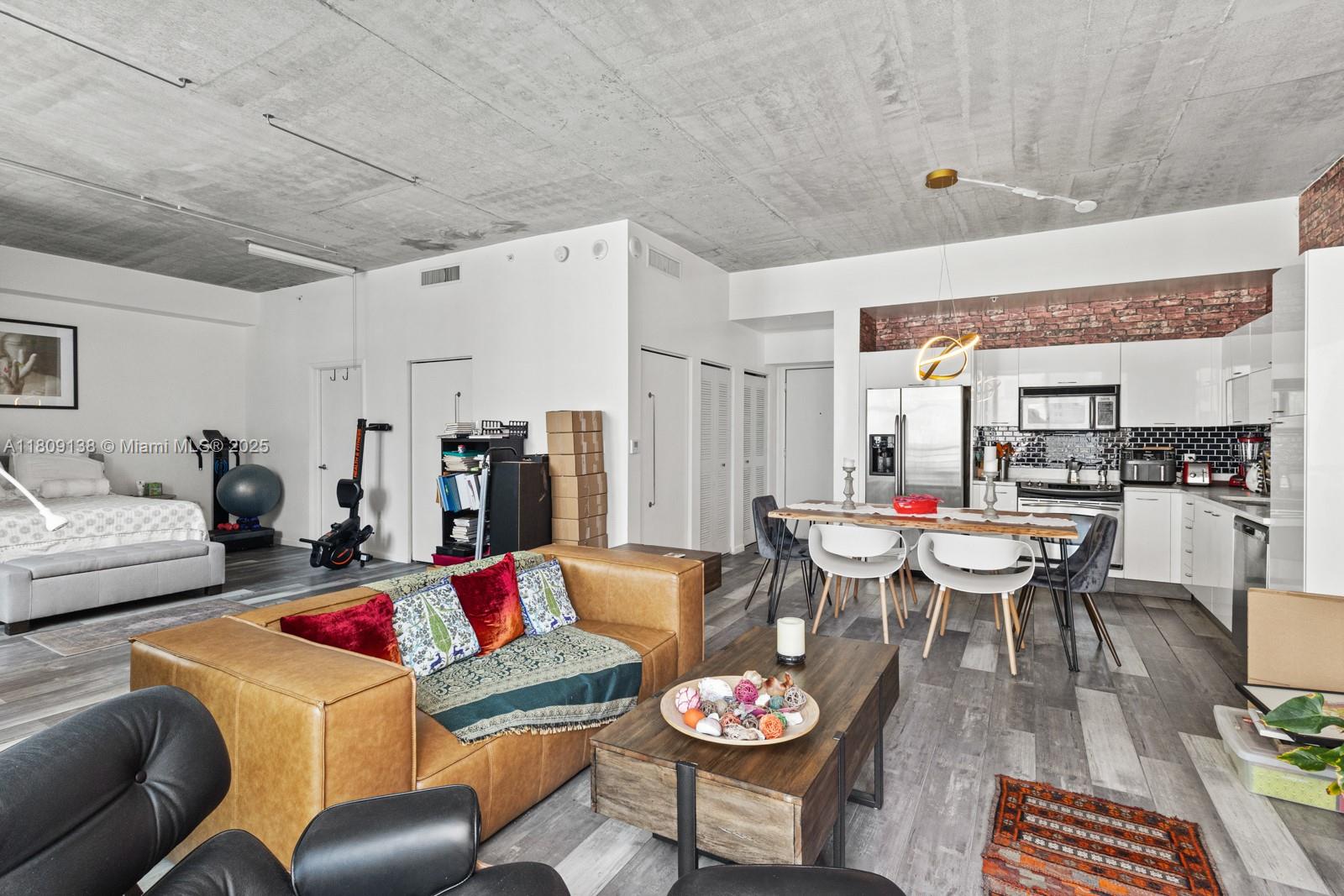 THE LOFT DOWNTOWN II COND - Residential Lease