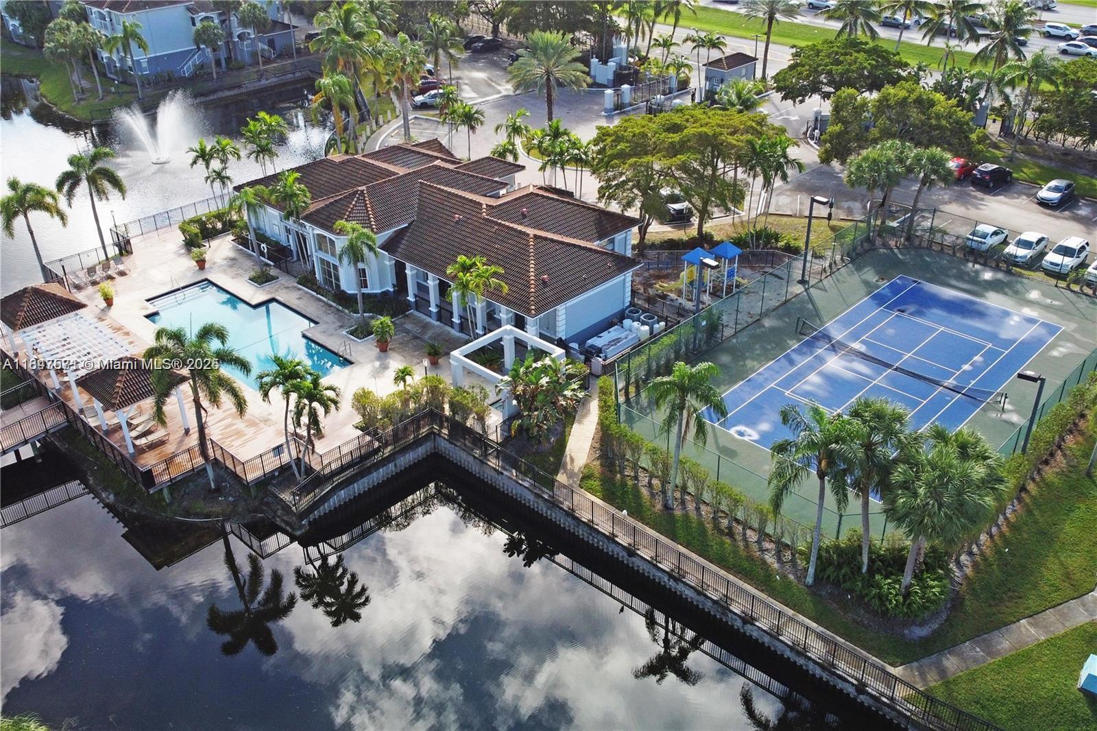 LA VIA CONDO - Residential