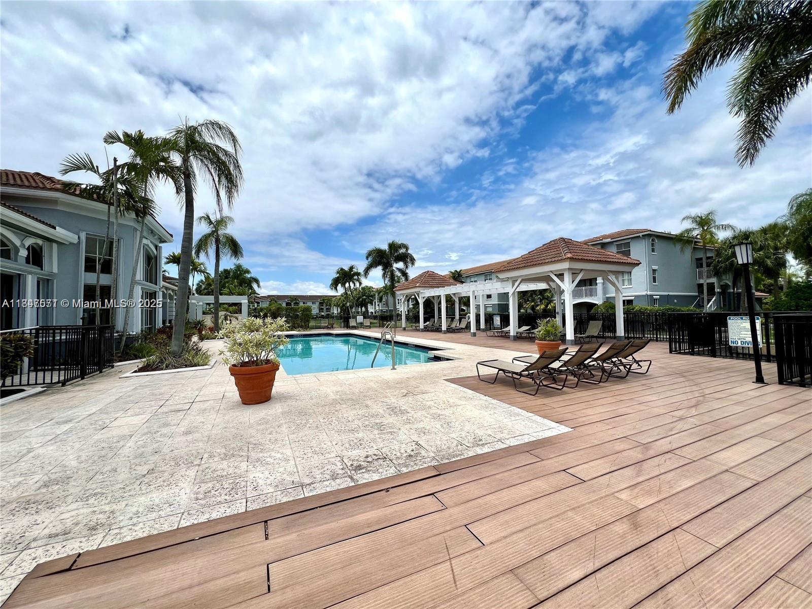 LA VIA CONDO - Residential