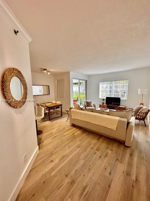 Offered fully furnished and equipped. Beautiful, remodeled and spacious one bedroom and one bath condo in the heart of Aventura. Kitchen has granite counter top, SS appliances. Tile floor throughout, freshly painted, impeccable condition. Great fitness center and club house; beautiful pool overlooking the Bay. Washer and dryer in the unit. Bring your most meticulous client, will not disappoint!