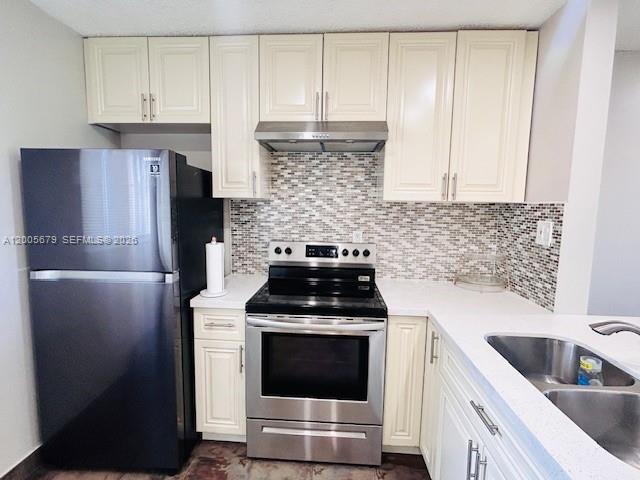 VILLAGE OF KINGS CREEK CO - Residential Lease