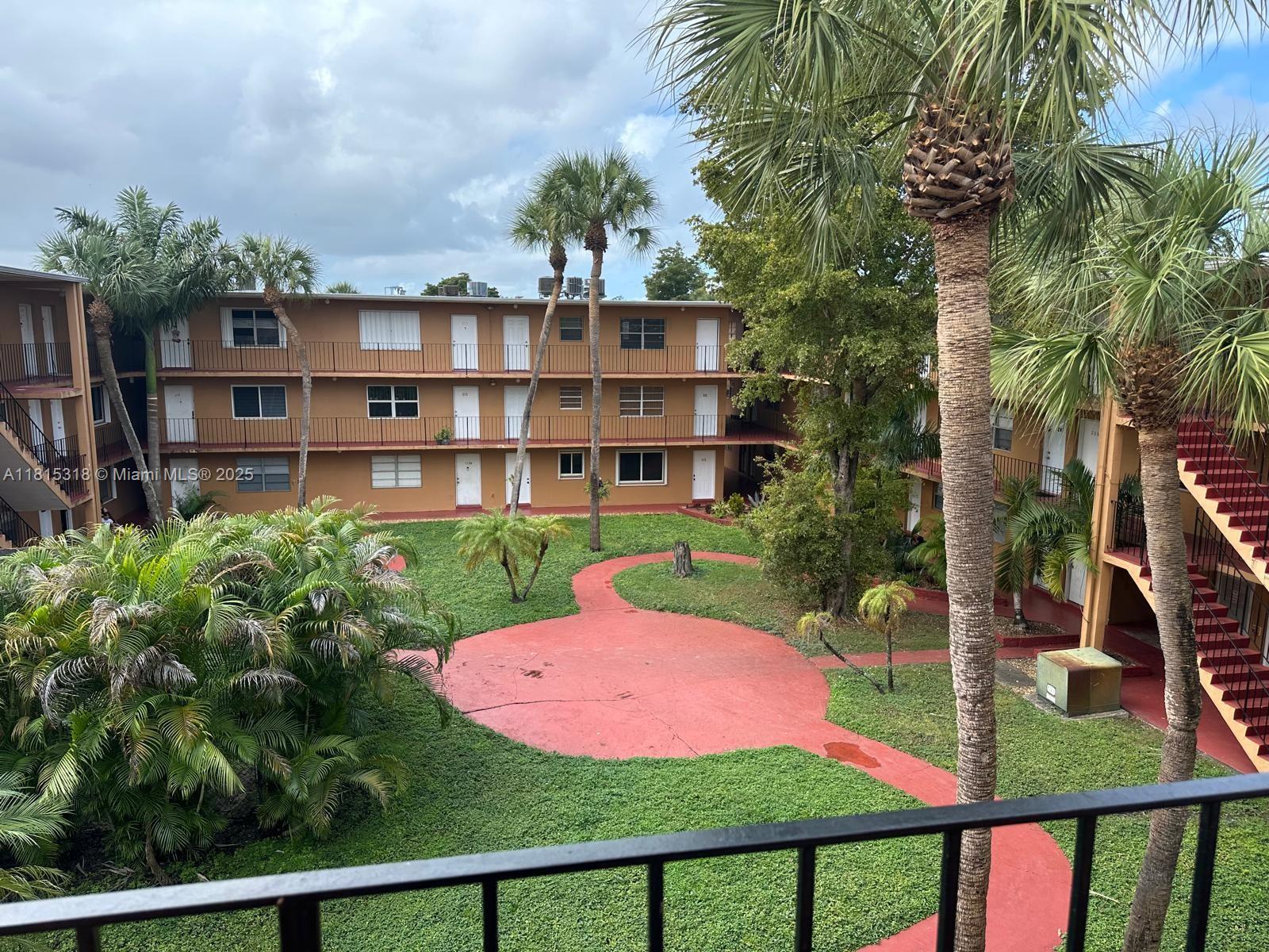 1230 W 54th St 325A, Hialeah, Miami-Dade County, Florida - 1 Bedrooms  
1 Bathrooms - 