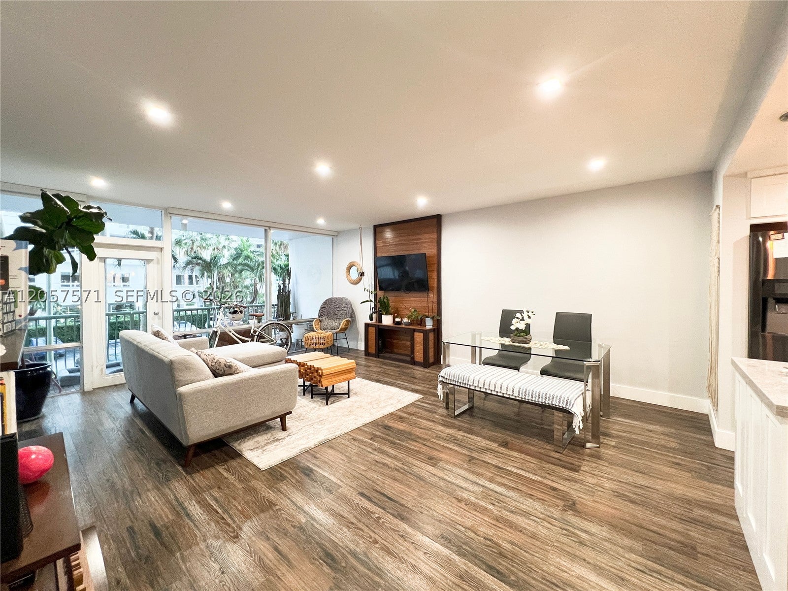 1408 Brickell Bay Dr 212