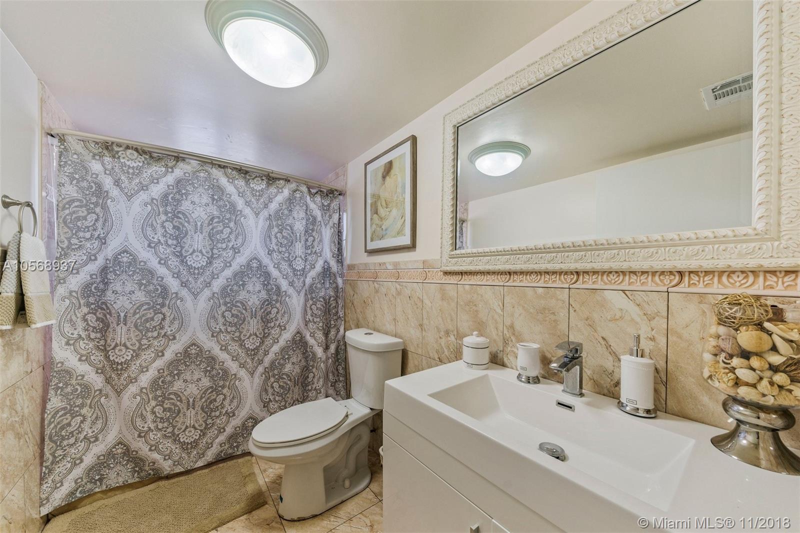 VILLA VERANDA CONDO - Residential