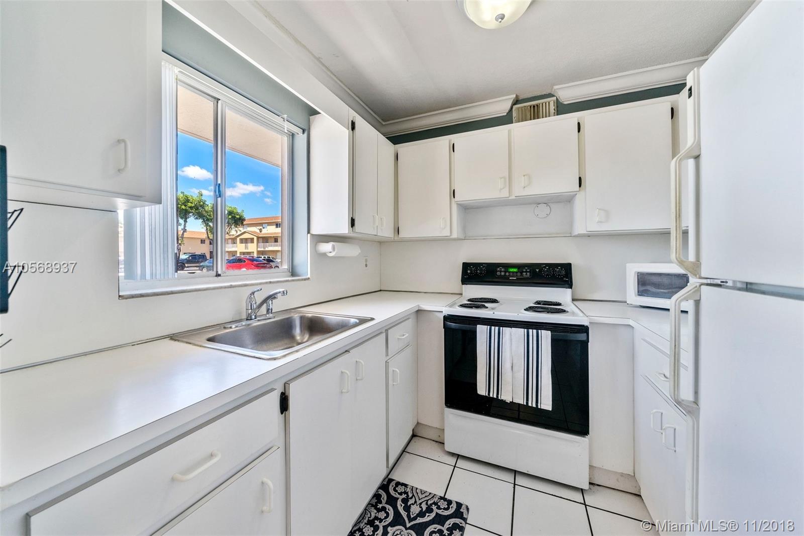 VILLA VERANDA CONDO - Residential