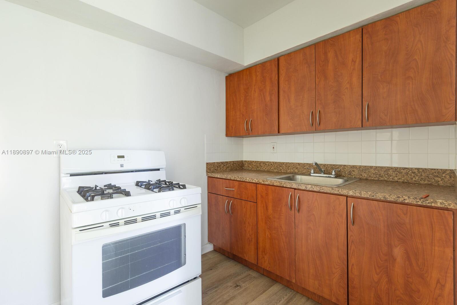 TALLAMOODY 1ST ADDN - Residential Lease