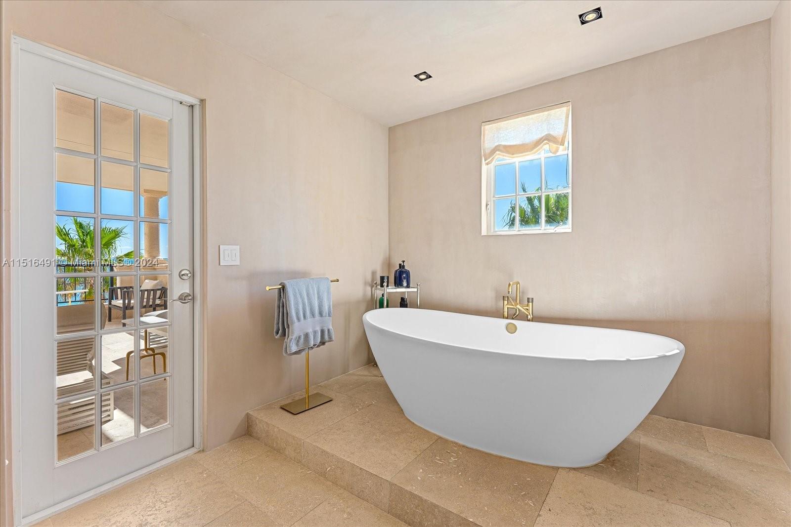 OCEANSIDE @ FISHER ISL CO - Residential