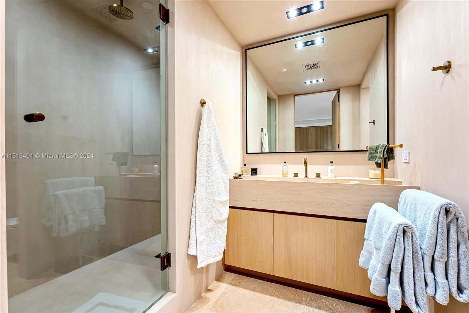 OCEANSIDE @ FISHER ISL CO - Residential