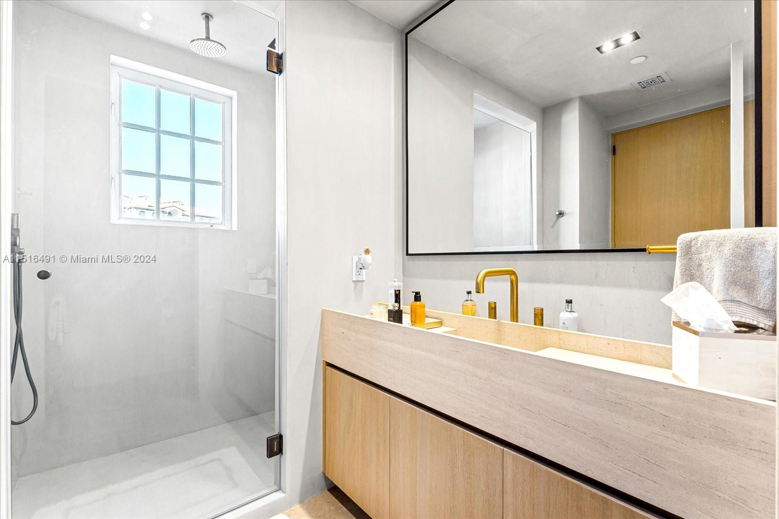 OCEANSIDE @ FISHER ISL CO - Residential