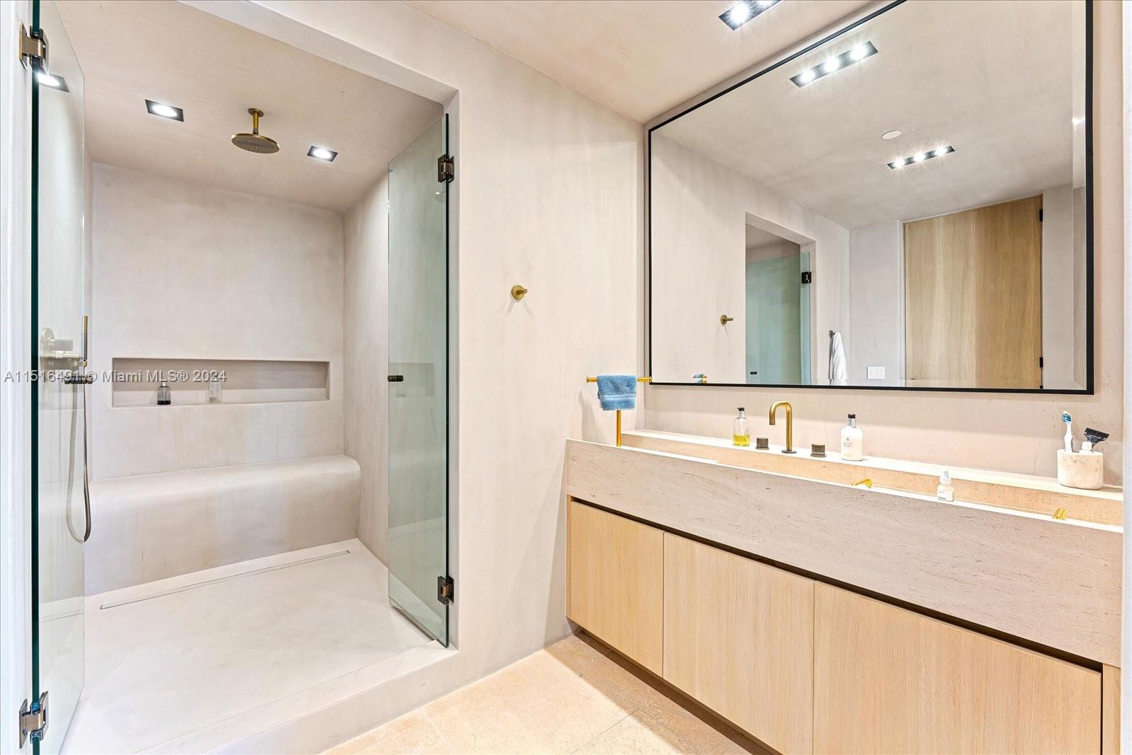 OCEANSIDE @ FISHER ISL CO - Residential