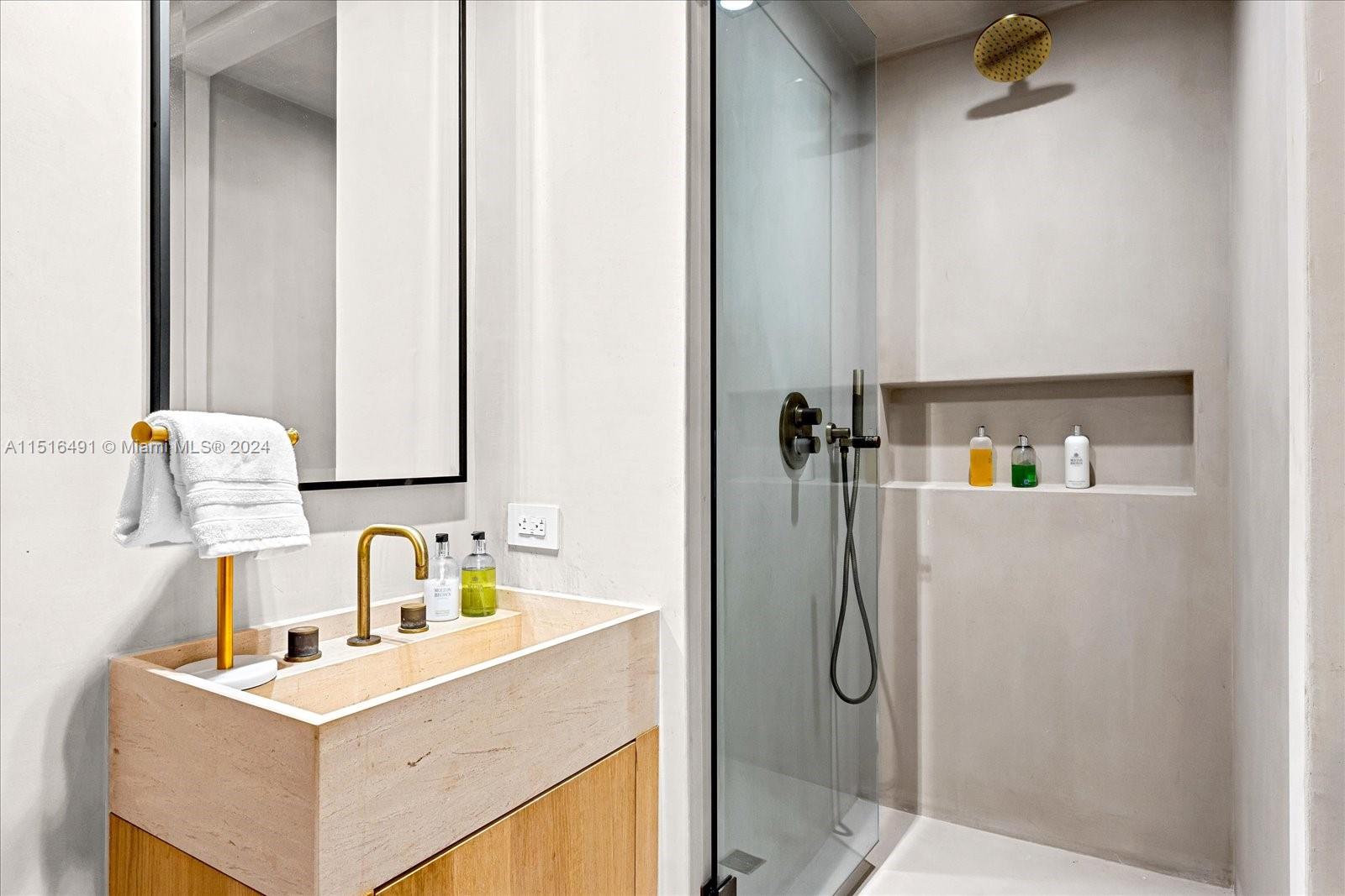 OCEANSIDE @ FISHER ISL CO - Residential