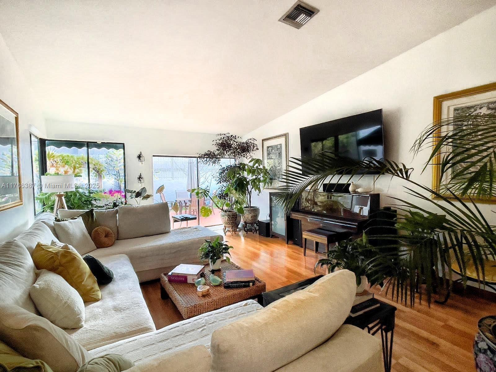 618 Ne 195th St, Miami, Broward County, Florida - 3 Bedrooms  
3 Bathrooms - 