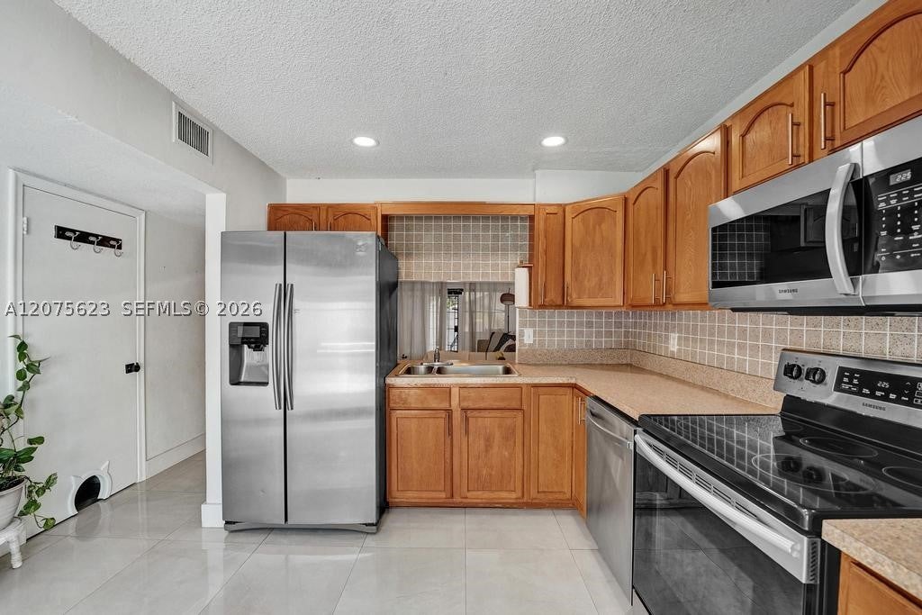 3000 NW 5th Ter 112
