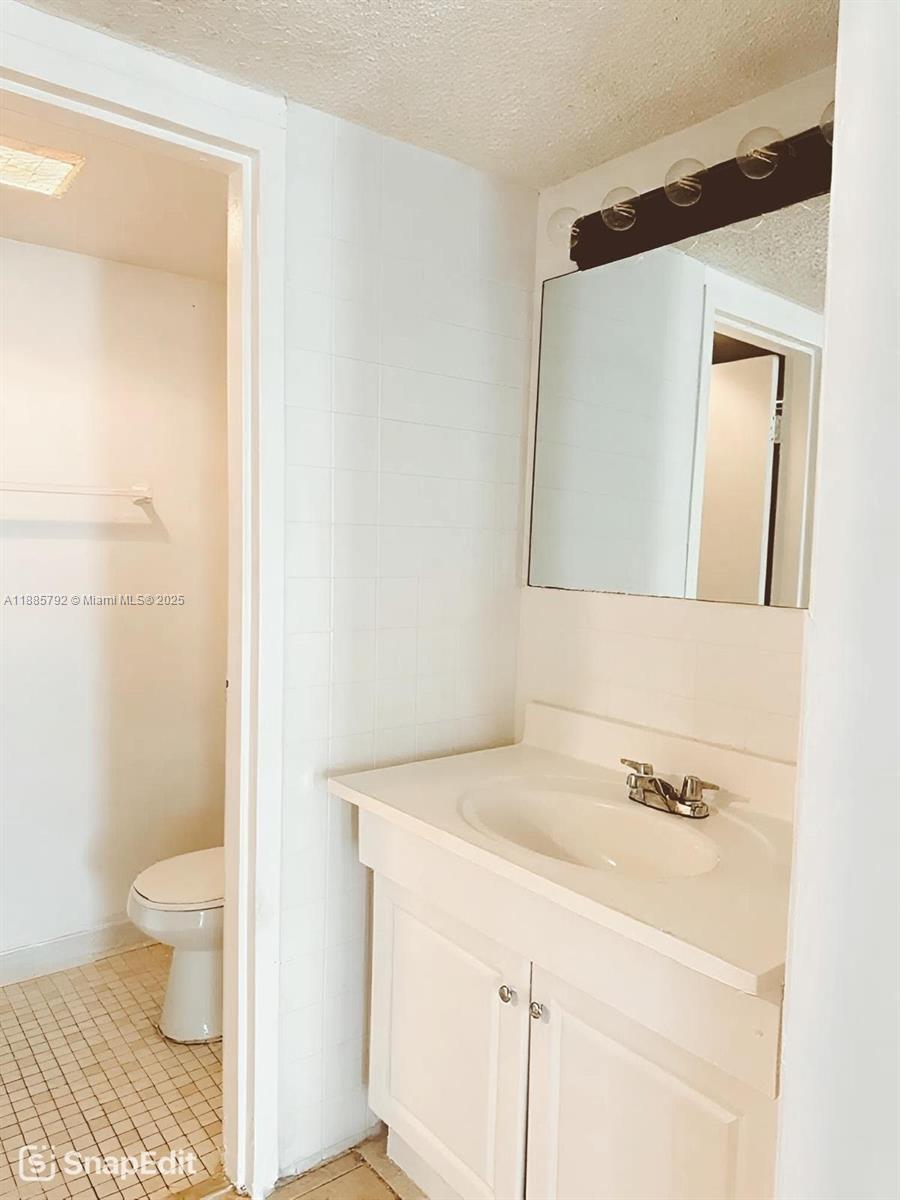 TOWN SQUARE CONDO - Residential Lease