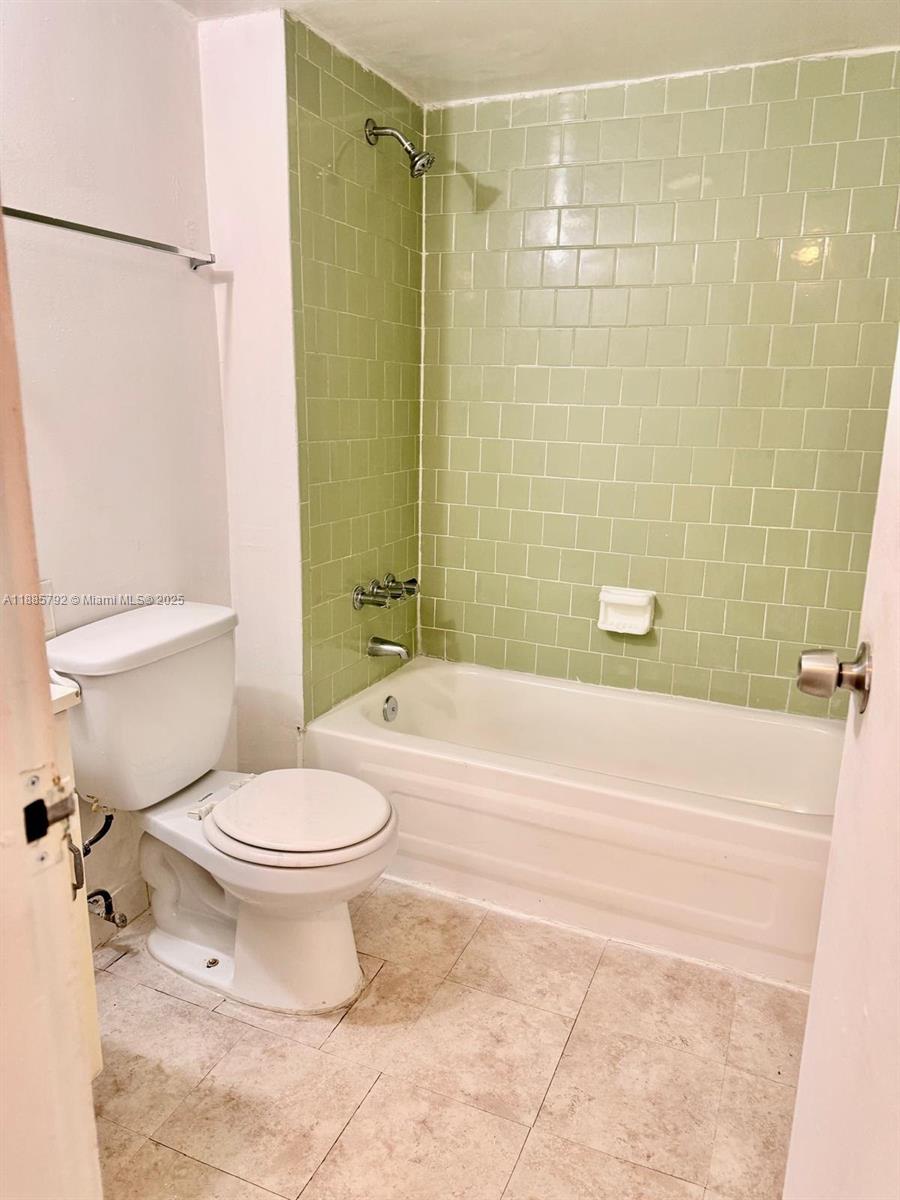 TOWN SQUARE CONDO - Residential Lease